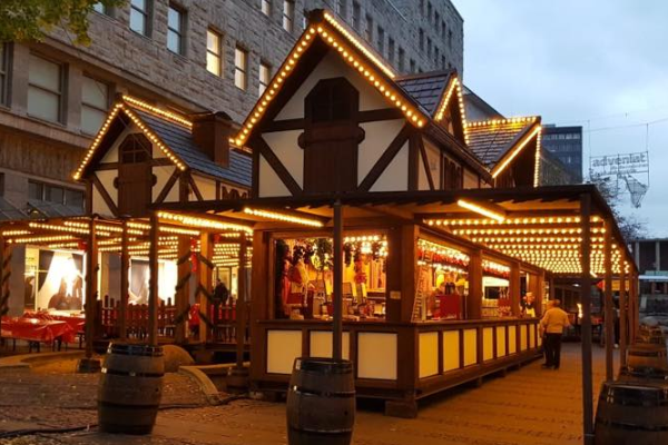 Bild 1 von Zum Ritter "Feuerwald" (Weihnachtsmarkt: Kardinal-Hengsbach-Platz)